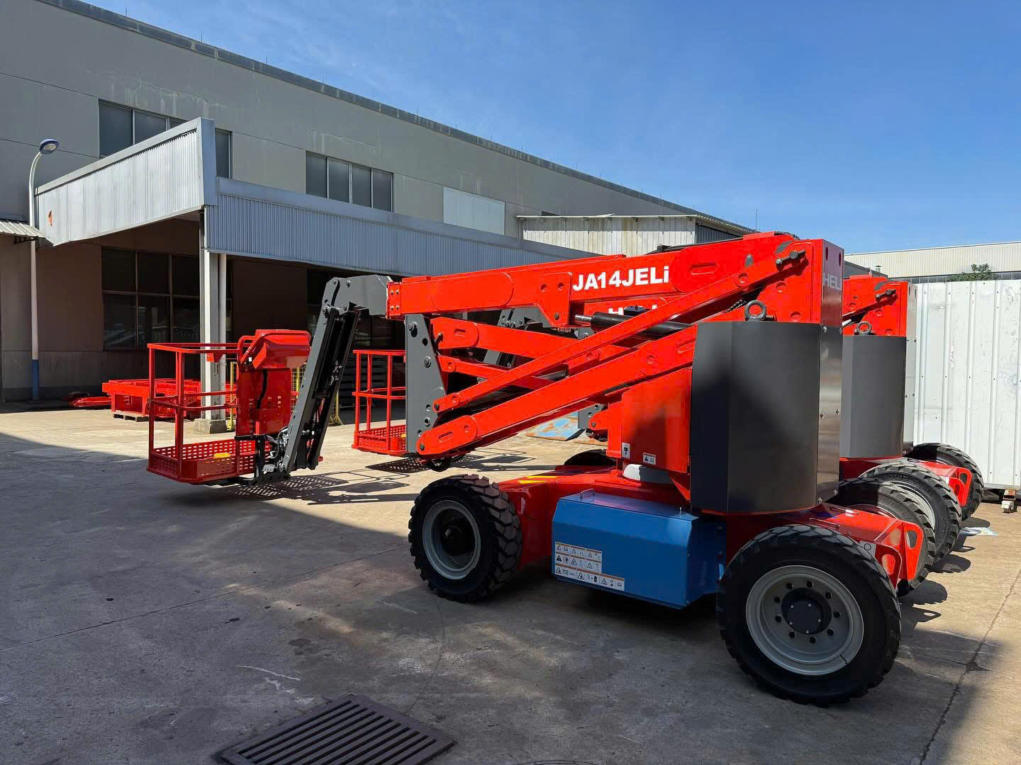 Xe nâng boom dầu